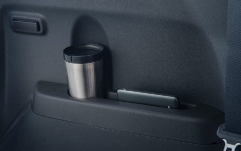 3RD ROW SIDE POCKET AND CUP-HOLDER